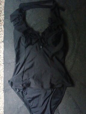 Be Creative Black Ruffled Halter One-Piece Swimsuit Sz 10